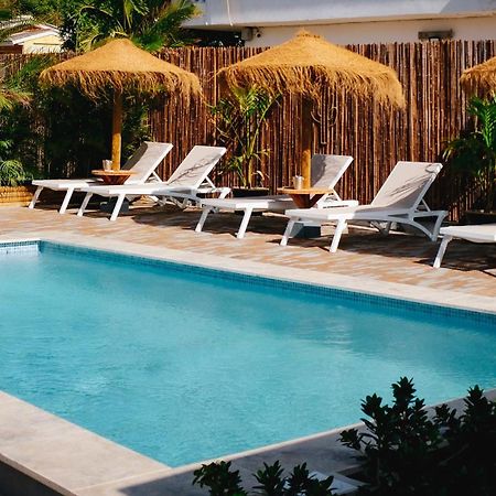Tiki Blou - Mini Resort Centraal Gelegen Tussen Mambo Beach & Jan Thiel วิลเลมสตัด ภายนอก รูปภาพ