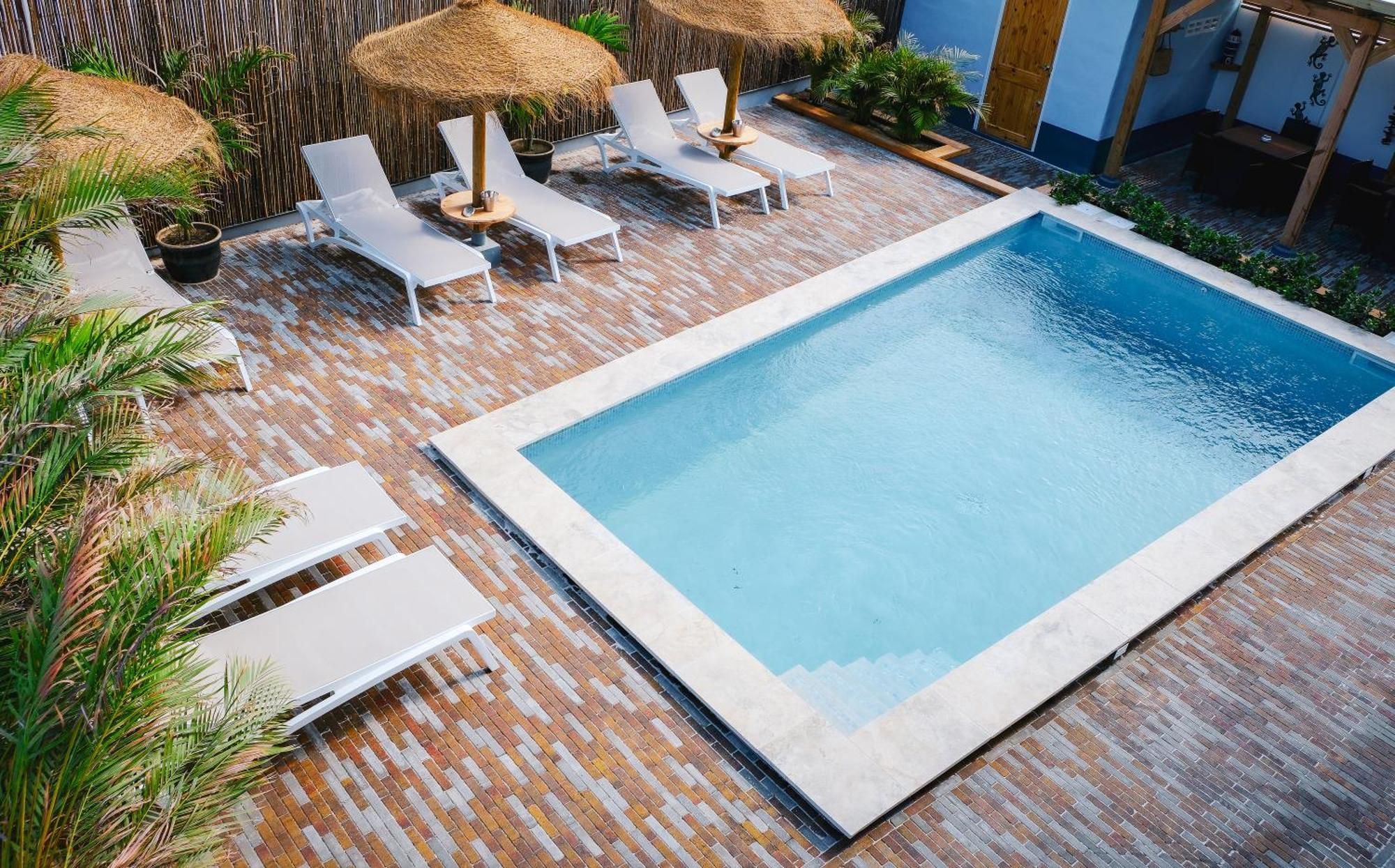 Tiki Blou - Mini Resort Centraal Gelegen Tussen Mambo Beach & Jan Thiel วิลเลมสตัด ภายนอก รูปภาพ